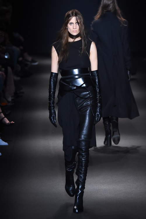 アン ドゥムルメステール(ANN DEMEULEMEESTER) 2015-16年秋冬ウィメンズコレクション  - 写真32