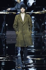 イッセイ ミヤケ 2015-16年秋冬コレクション - 喜びを運ぶ万華鏡のテキスタイル｜写真1