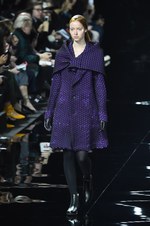 イッセイ ミヤケ 2015-16年秋冬コレクション - 喜びを運ぶ万華鏡のテキスタイル｜写真3