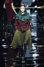 イッセイ ミヤケ 2015-16年秋冬コレクション - 喜びを運ぶ万華鏡のテキスタイル｜写真10