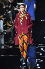 イッセイ ミヤケ 2015-16年秋冬コレクション - 喜びを運ぶ万華鏡のテキスタイル｜写真24