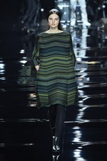 イッセイ ミヤケ 2015-16年秋冬コレクション - 喜びを運ぶ万華鏡のテキスタイル｜写真28