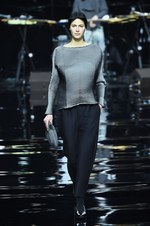 イッセイ ミヤケ 2015-16年秋冬コレクション - 喜びを運ぶ万華鏡のテキスタイル｜写真32