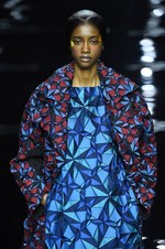 イッセイ ミヤケ 2015-16年秋冬コレクション - 喜びを運ぶ万華鏡のテキスタイル｜写真45