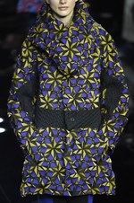 イッセイ ミヤケ 2015-16年秋冬コレクション - 喜びを運ぶ万華鏡のテキスタイル｜写真47