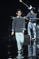 イッセイ ミヤケ 2015-16年秋冬コレクション - 喜びを運ぶ万華鏡のテキスタイル｜写真60