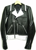 表参道のトレーディング ミュージアム・コム デ ギャルソンで、99%IS-の限定ライダース発売｜写真6