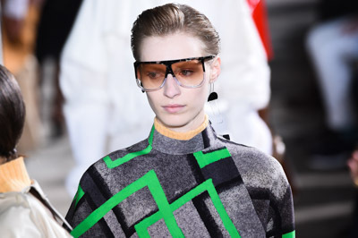 ロエベ 2015-16年秋冬コレクション - 色彩・質感を味方につけ、未来を見据え突き進む