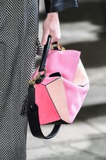 ロエベ 2015-16年秋冬コレクション - 色彩・質感を味方につけ、未来を見据え突き進む｜写真2