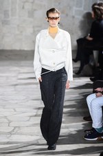 ロエベ 2015-16年秋冬コレクション - 色彩・質感を味方につけ、未来を見据え突き進む｜写真16