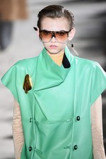 ロエベ 2015-16年秋冬コレクション - 色彩・質感を味方につけ、未来を見据え突き進む｜写真21