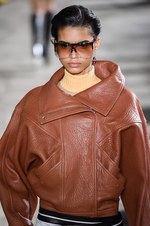 ロエベ 2015-16年秋冬コレクション - 色彩・質感を味方につけ、未来を見据え突き進む｜写真54