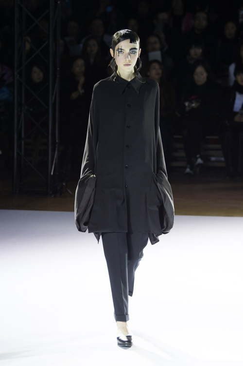 ヨウジヤマモト(Yohji Yamamoto) 2015-16年秋冬ウィメンズコレクション  - 写真3