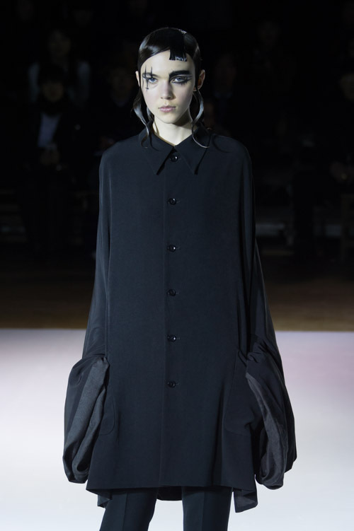 ヨウジヤマモト(Yohji Yamamoto) 2015-16年秋冬ウィメンズコレクション  - 写真4