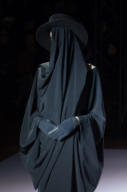 ヨウジヤマモト(Yohji Yamamoto) 2015-16年秋冬ウィメンズコレクション  - 写真6