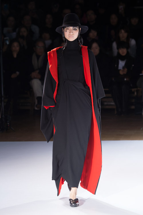 ヨウジヤマモト(Yohji Yamamoto) 2015-16年秋冬ウィメンズコレクション  - 写真11