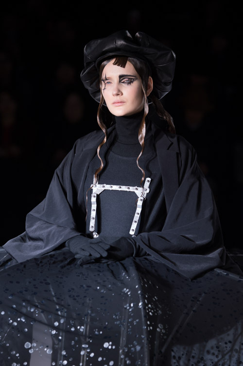 ヨウジヤマモト(Yohji Yamamoto) 2015-16年秋冬ウィメンズコレクション  - 写真16