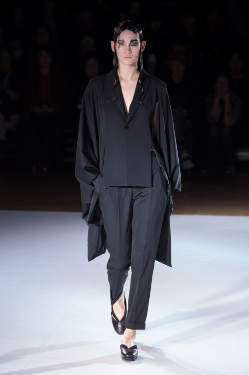 ヨウジヤマモト(Yohji Yamamoto) 2015-16年秋冬ウィメンズコレクション  - 写真20