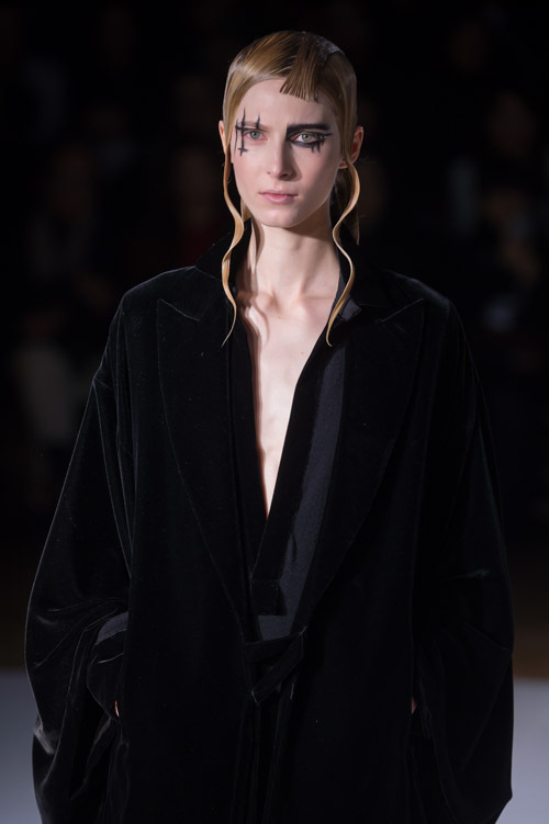 ヨウジヤマモト(Yohji Yamamoto) 2015-16年秋冬ウィメンズコレクション  - 写真36