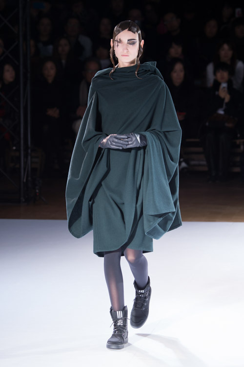 ヨウジヤマモト(Yohji Yamamoto) 2015-16年秋冬ウィメンズコレクション  - 写真57