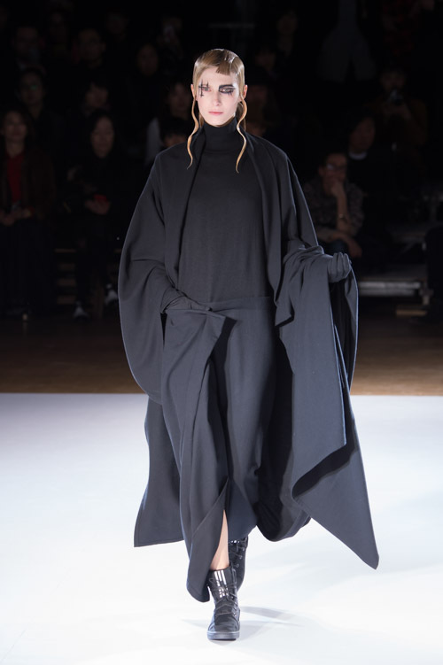 ヨウジヤマモト(Yohji Yamamoto) 2015-16年秋冬ウィメンズコレクション  - 写真86