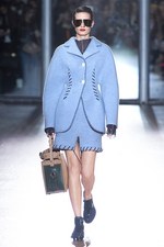 アクネ ストゥディオズ 2015-16年秋冬コレクション - リメイクが見出す新たなフェミニンの起点｜写真18