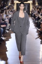 ステラ マッカートニー 2015-16年冬コレクション - シルエットが映し出す、女性の豊かな感受性｜写真11