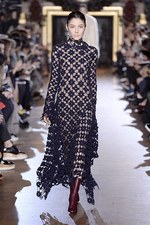 ステラ マッカートニー 2015-16年冬コレクション - シルエットが映し出す、女性の豊かな感受性｜写真34