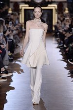 ステラ マッカートニー 2015-16年冬コレクション - シルエットが映し出す、女性の豊かな感受性｜写真38