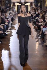 ステラ マッカートニー 2015-16年冬コレクション - シルエットが映し出す、女性の豊かな感受性｜写真39