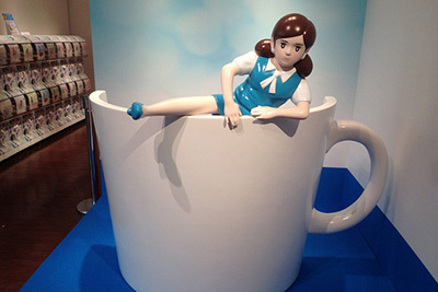 「コップのフチ子展」