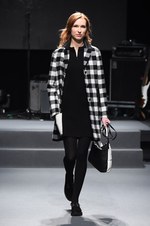 アニエスベー 2015-16年秋冬コレクション - アーティな服はマニッシュにまとう｜写真38