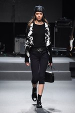 アニエスベー 2015-16年秋冬コレクション - アーティな服はマニッシュにまとう｜写真42