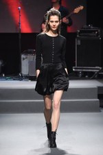 アニエスベー 2015-16年秋冬コレクション - アーティな服はマニッシュにまとう｜写真67