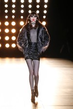 サンローラン 2015-16年秋冬コレクション - パーティーガールは、パンク・ロックの夢をみる｜写真5