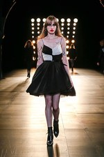 サンローラン 2015-16年秋冬コレクション - パーティーガールは、パンク・ロックの夢をみる｜写真33