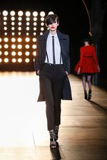 サンローラン 2015-16年秋冬コレクション - パーティーガールは、パンク・ロックの夢をみる｜写真37
