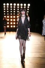 サンローラン 2015-16年秋冬コレクション - パーティーガールは、パンク・ロックの夢をみる｜写真49