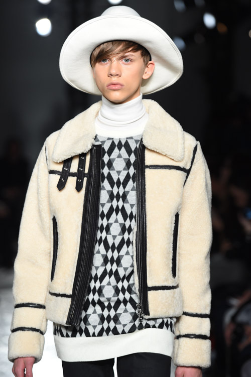 5351 プール・オム エ ラ ファム(5351 POUR LES HOMMES ET LES FEMMES) 2015-16年秋冬ウィメンズ&メンズコレクション  - 写真24