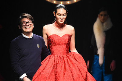 ケイタマルヤマ2015-16年秋冬コレクション - オリエンタルな装いに、夜の香りをまとわせて