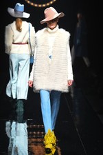 ケイタマルヤマ2015-16年秋冬コレクション - オリエンタルな装いに、夜の香りをまとわせて｜写真12