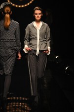 ケイタマルヤマ2015-16年秋冬コレクション - オリエンタルな装いに、夜の香りをまとわせて｜写真35