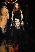 ケイタマルヤマ2015-16年秋冬コレクション - オリエンタルな装いに、夜の香りをまとわせて｜写真40