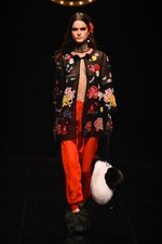 ケイタマルヤマ2015-16年秋冬コレクション - オリエンタルな装いに、夜の香りをまとわせて｜写真42