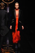 ケイタマルヤマ2015-16年秋冬コレクション - オリエンタルな装いに、夜の香りをまとわせて｜写真57