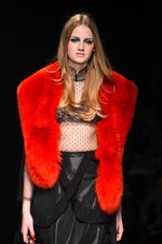 ケイタマルヤマ2015-16年秋冬コレクション - オリエンタルな装いに、夜の香りをまとわせて｜写真61