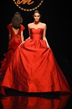 ケイタマルヤマ2015-16年秋冬コレクション - オリエンタルな装いに、夜の香りをまとわせて｜写真68