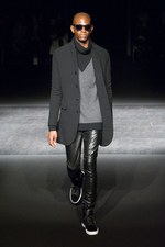 イイザ ローン 2015年秋冬コレクション - 夜のシーンにも添うリアルクローズ｜写真2