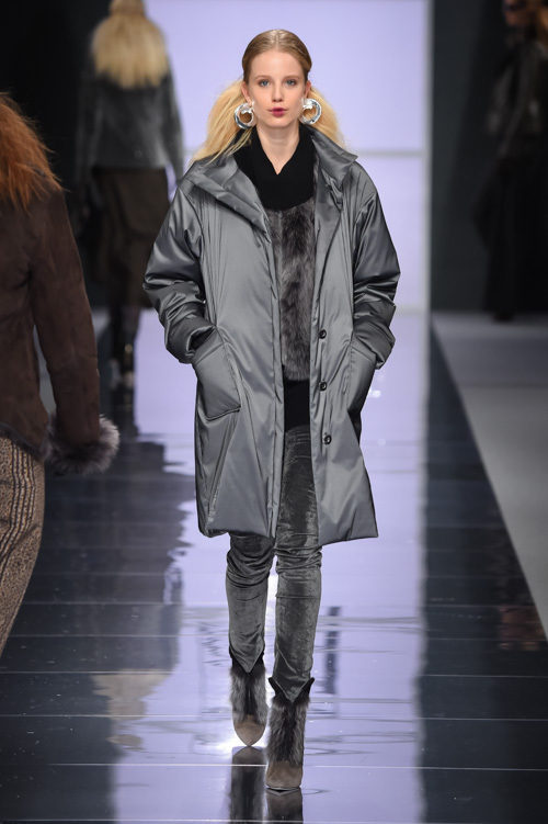 タエ アシダ 2015-16年秋冬｜female ダウンジャケット