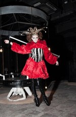 アリスアウアア 2015-16年秋冬コレクション - 禁断のパーティーを覗いていって｜写真1